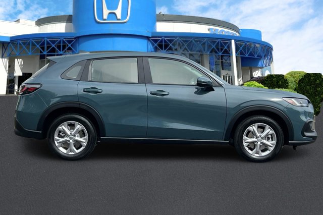 Vehicle image 5 of 32
