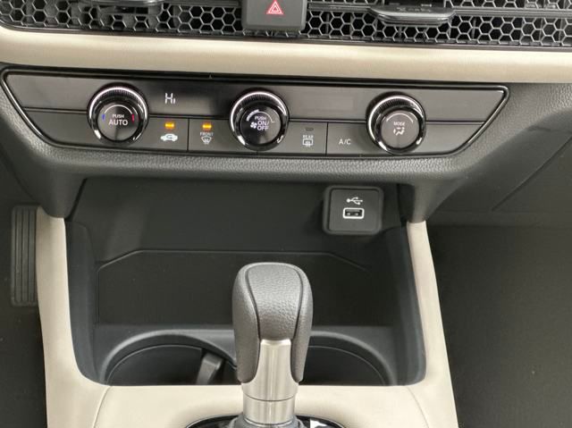 Vehicle image 16 of 20