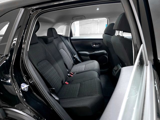 Vehicle image 36 of 39