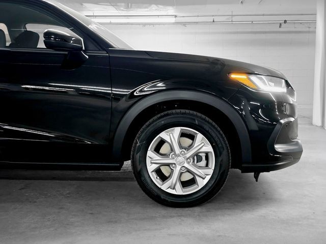 Vehicle image 32 of 39