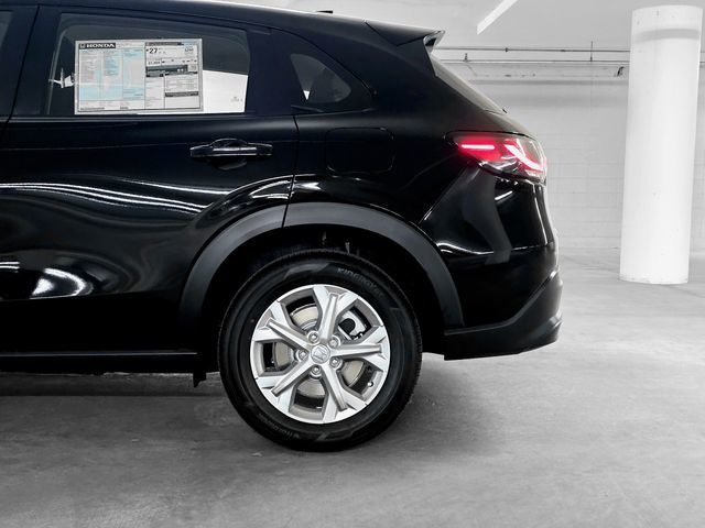 Vehicle image 30 of 39