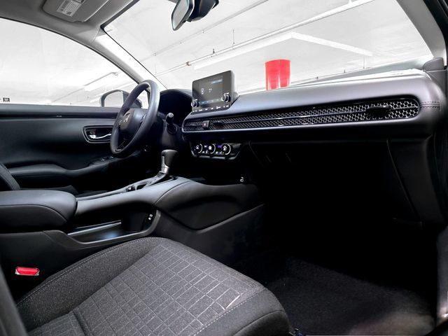 Vehicle image 37 of 39