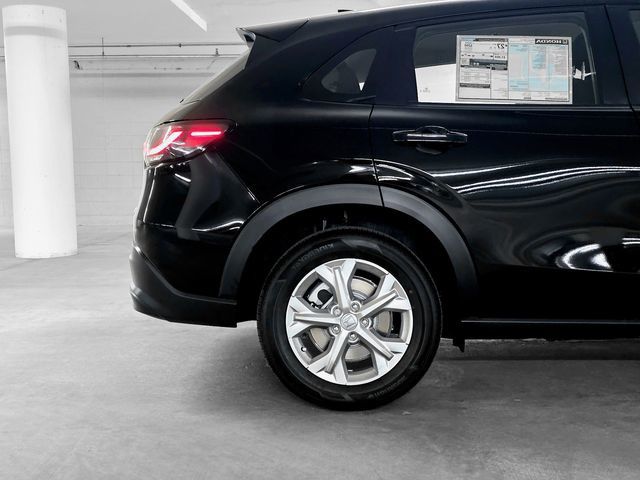 Vehicle image 31 of 39