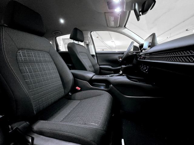 Vehicle image 25 of 39