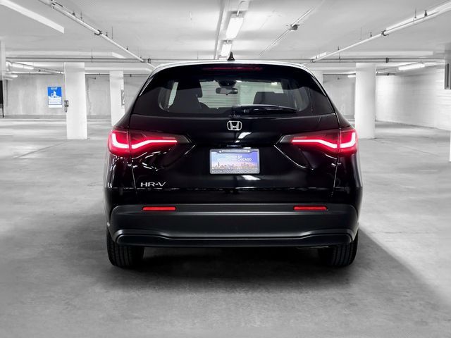 Vehicle image 4 of 39