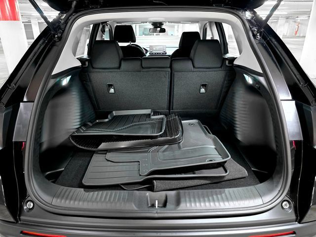 Vehicle image 24 of 39