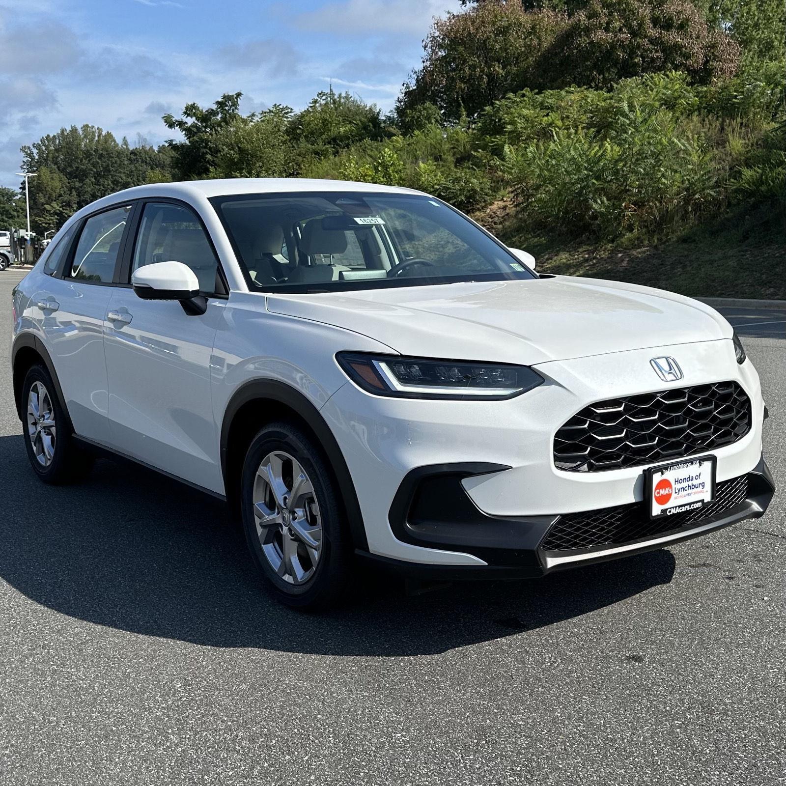 Vehicle image 3 of 28