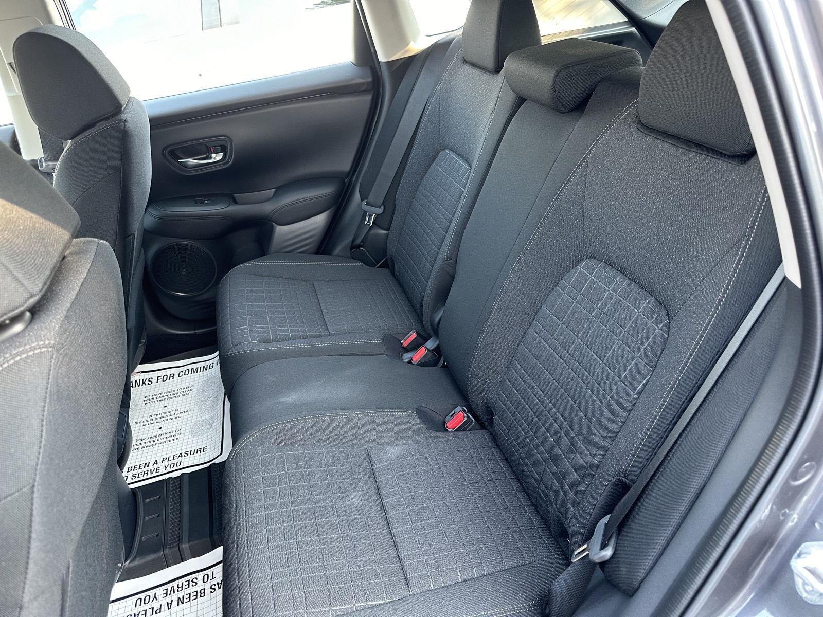 Vehicle image 11 of 28