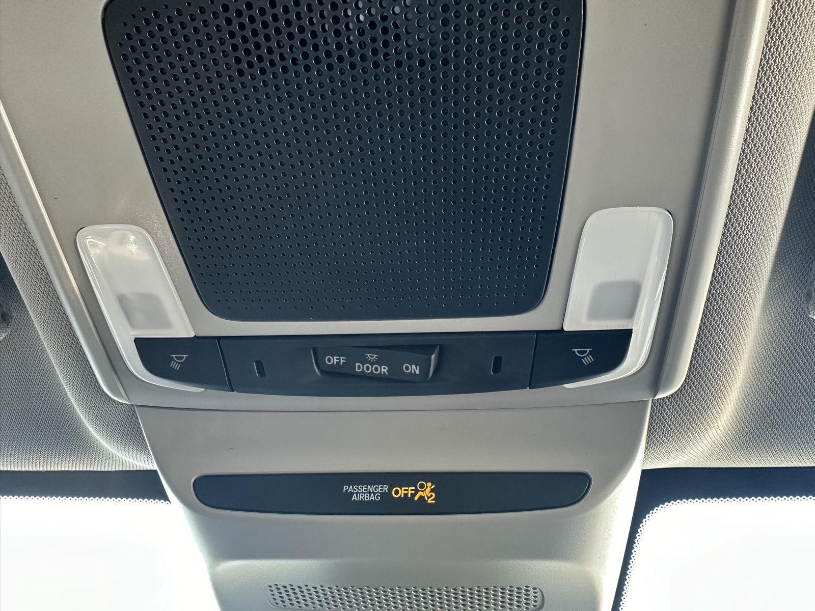 Vehicle image 27 of 28