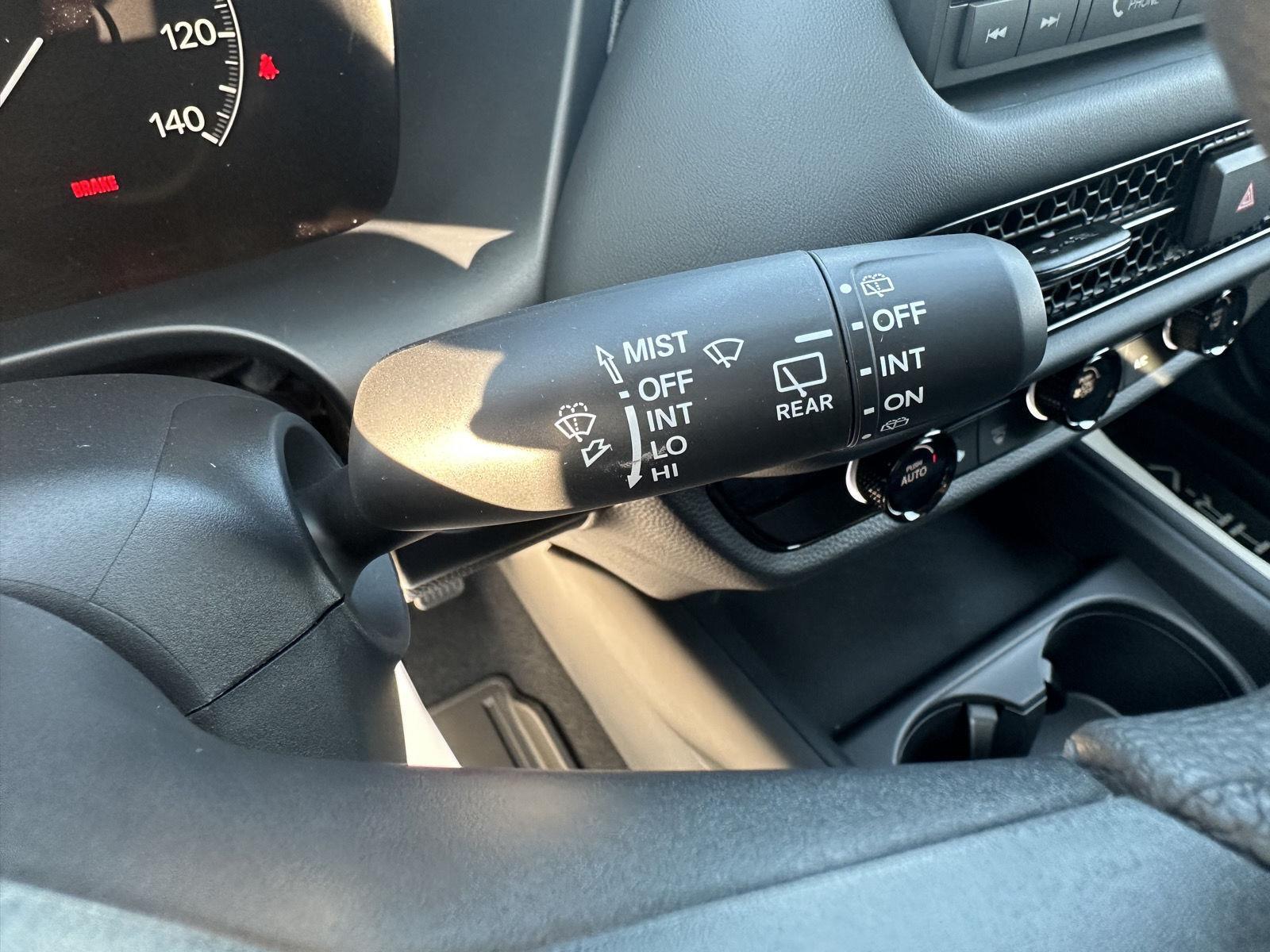 Vehicle image 19 of 28