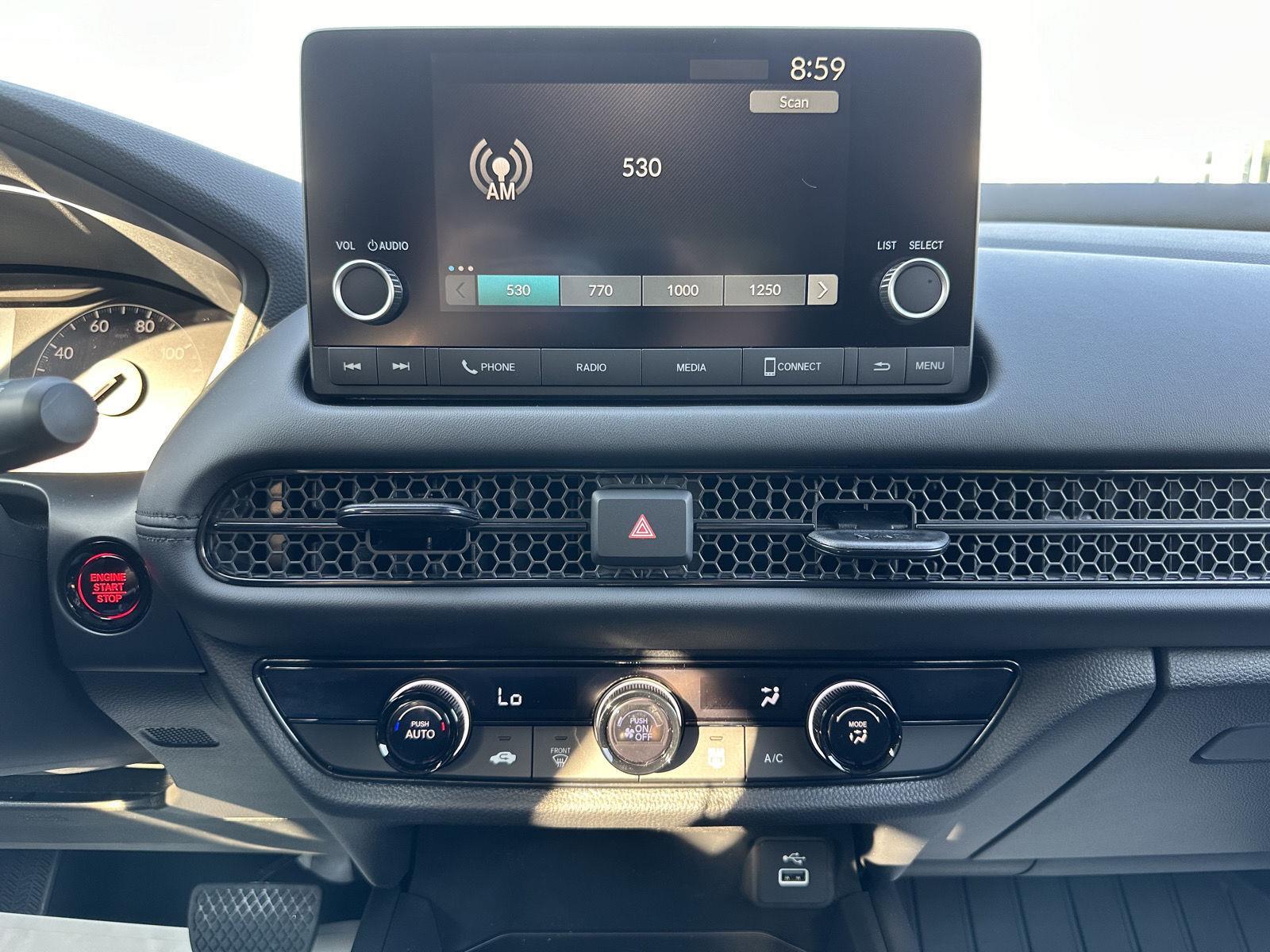 Vehicle image 21 of 28