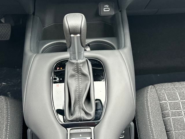 Vehicle image 23 of 34