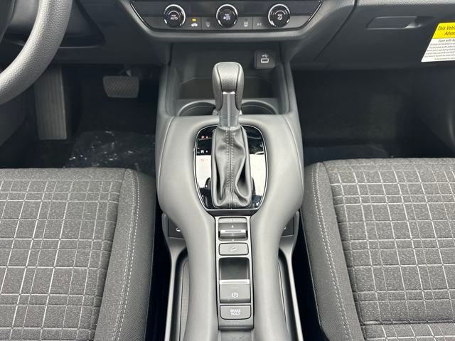 Vehicle image 25 of 34
