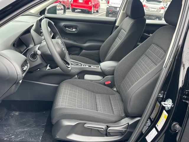 Vehicle image 9 of 34