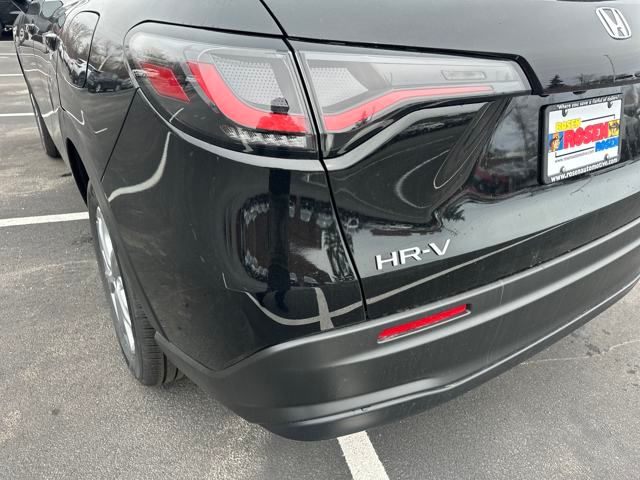 Vehicle image 31 of 34