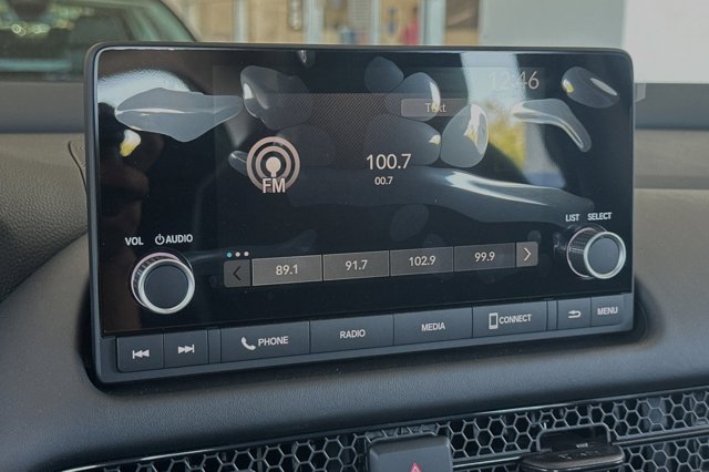 Vehicle image 21 of 33