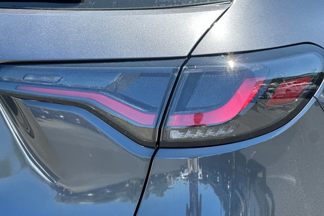 Vehicle image 32 of 33