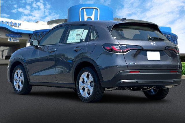 Vehicle image 7 of 33