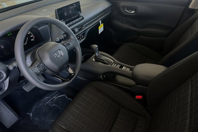 Vehicle image 10 of 33