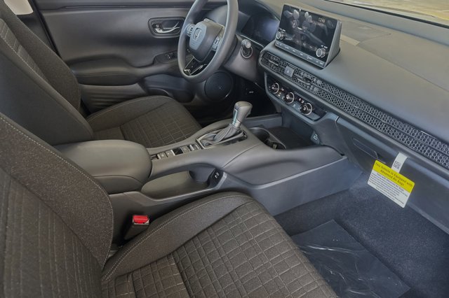 Vehicle image 18 of 33