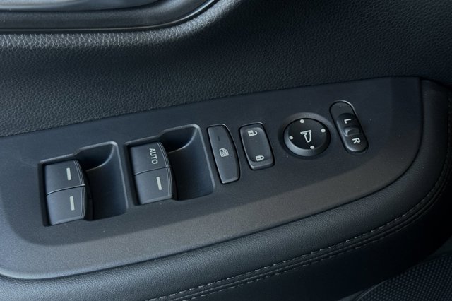Vehicle image 12 of 33