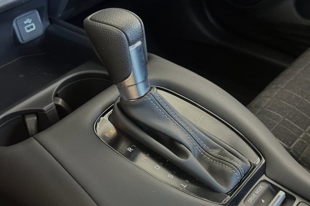 Vehicle image 24 of 33