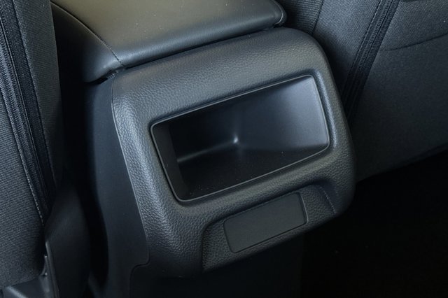 Vehicle image 14 of 33