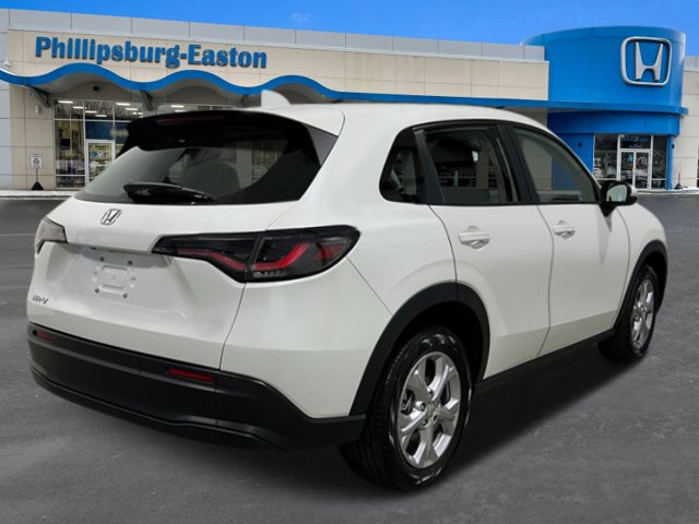 Vehicle image 2 of 31