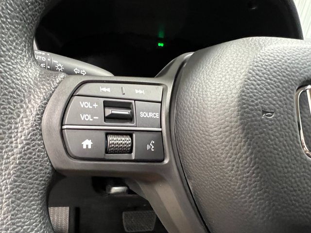 Vehicle image 17 of 31
