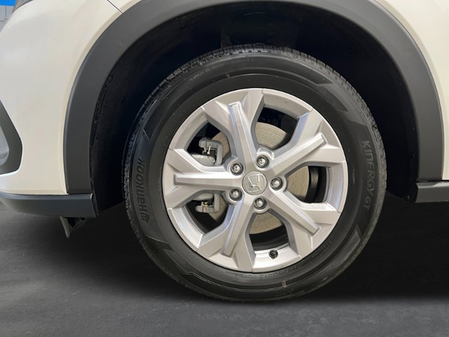 Vehicle image 10 of 31