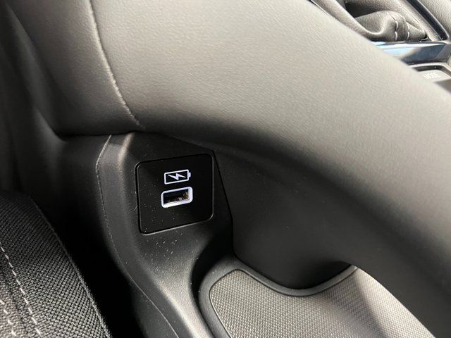 Vehicle image 19 of 31