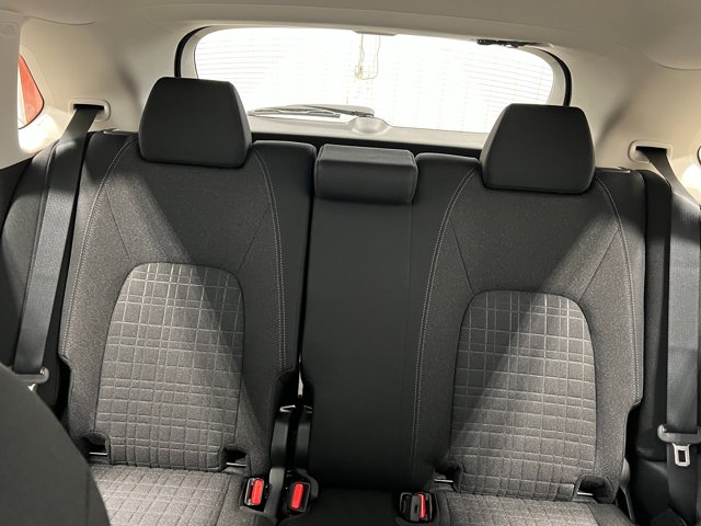Vehicle image 24 of 31