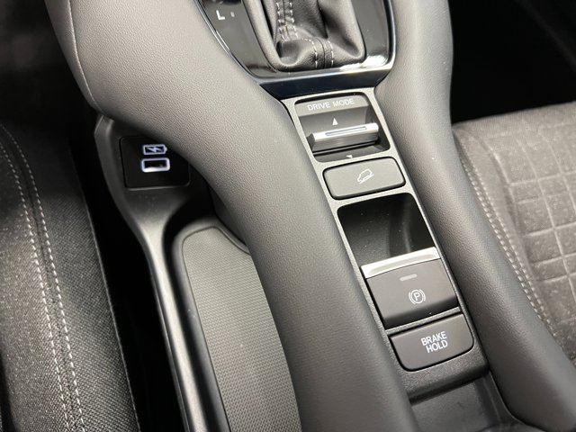 Vehicle image 20 of 31