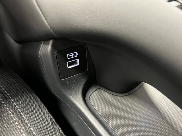 Vehicle image 19 of 31