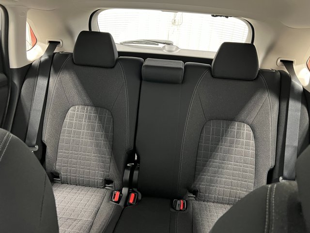 Vehicle image 25 of 31
