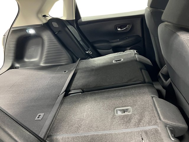 Vehicle image 28 of 31