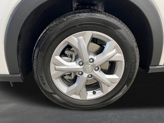 Vehicle image 10 of 31