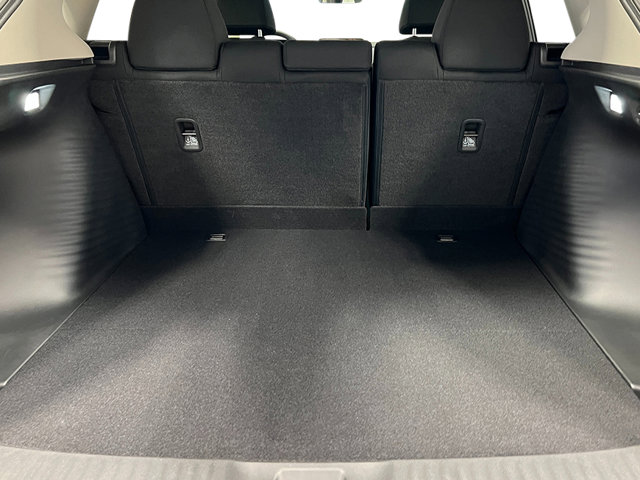 Vehicle image 27 of 31
