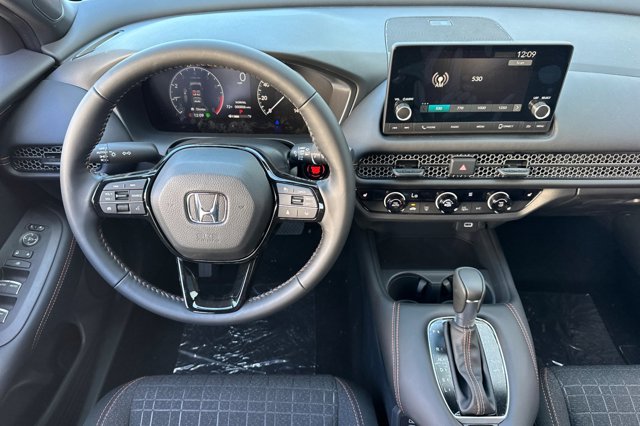 Vehicle image 15 of 33