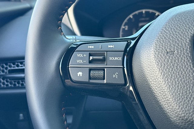 Vehicle image 26 of 33