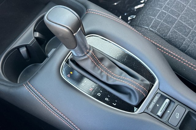 Vehicle image 23 of 33