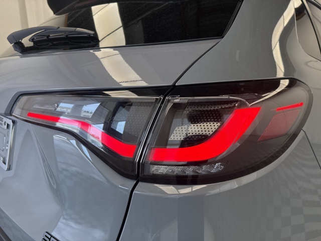 Vehicle image 25 of 30