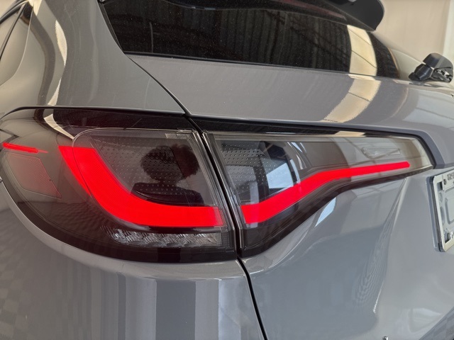 Vehicle image 24 of 30