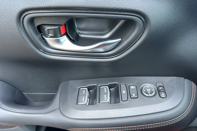 Vehicle image 11 of 33