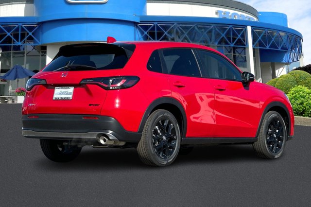 Vehicle image 8 of 33