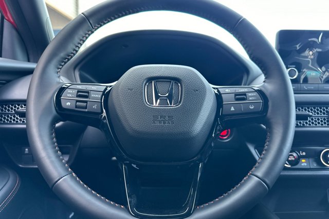 Vehicle image 25 of 33