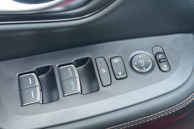 Vehicle image 12 of 33