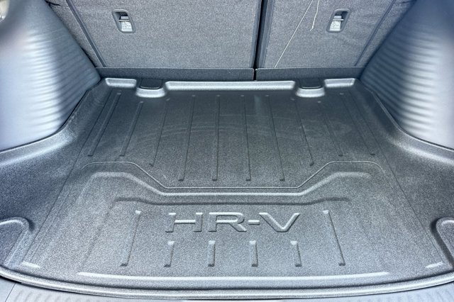 Vehicle image 16 of 33
