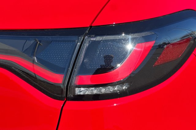 Vehicle image 31 of 33