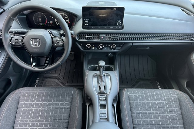 Vehicle image 14 of 33